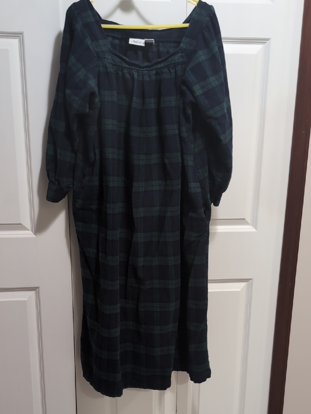 Plaid Long Sleeve Cotton Pajamas with pockets in Dark Green and Navy.